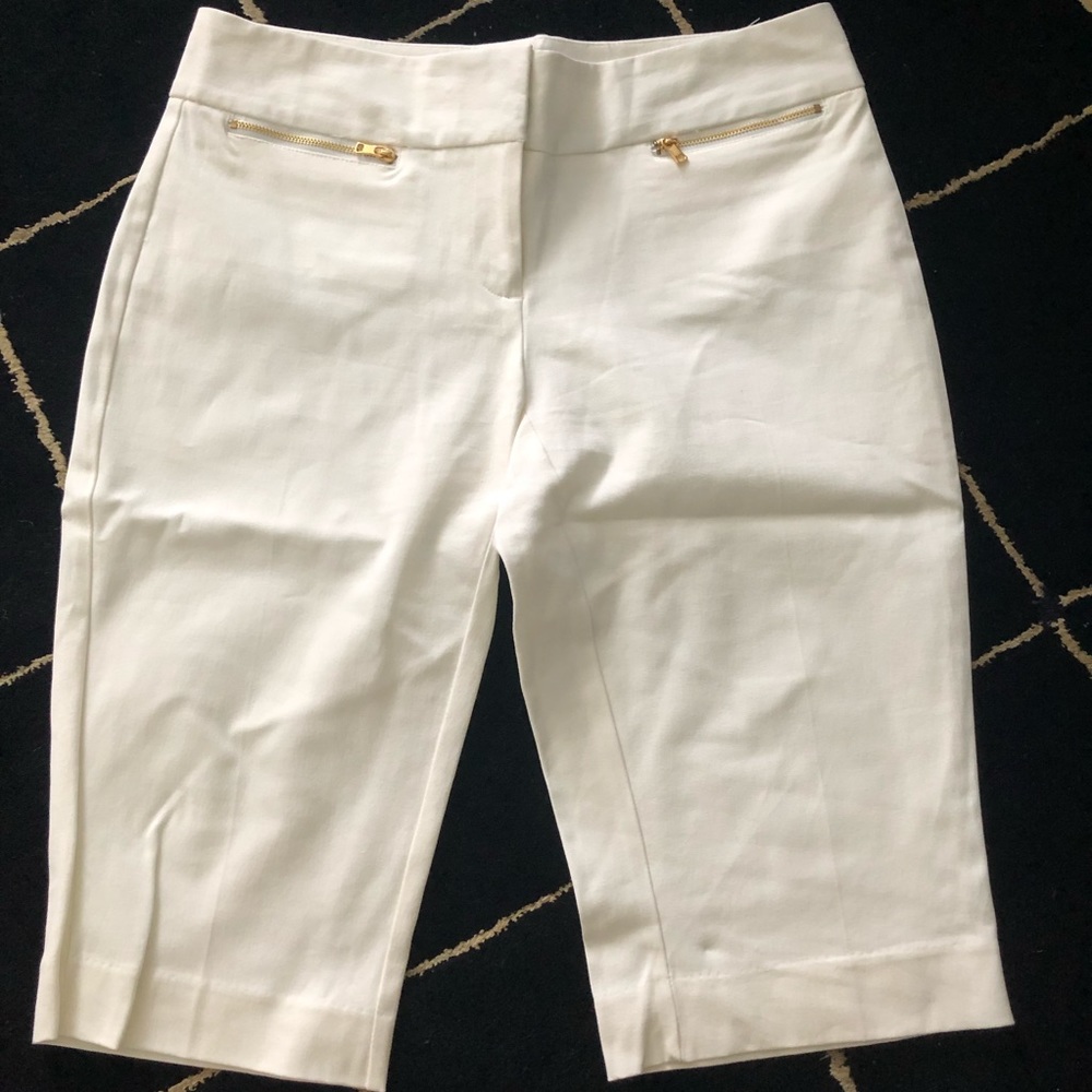 Never worn white pants with gold zippers